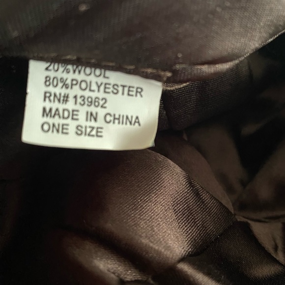 Winter Hat with Brim - Brown with rhinestone brooch - Picture 2 of 6